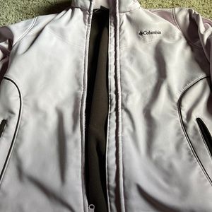 Light lilac warm lined windbreaker.